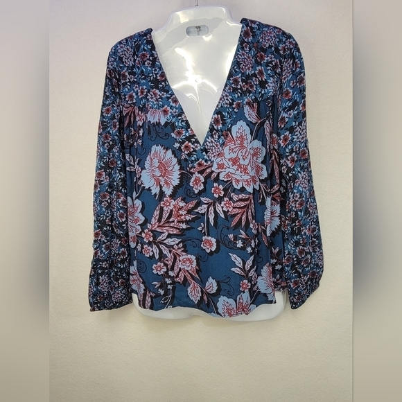 BOG BAND OF THE FREE Josie Sapphire Top Peri Blue Tropical Floral V-Neck Small - Picture 3 of 10